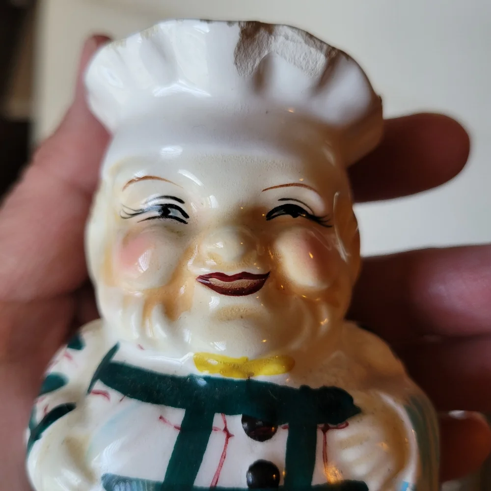 Vintage Kitschy Royal Sealy (?) Jolly Chef Salt or Pepper Shaker~Anthropomorphic